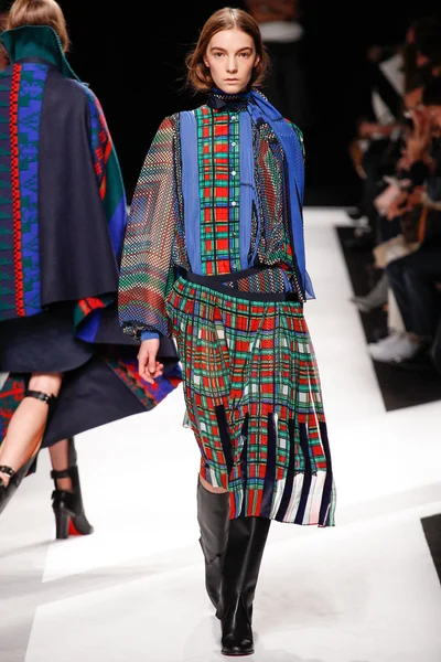 Look 27